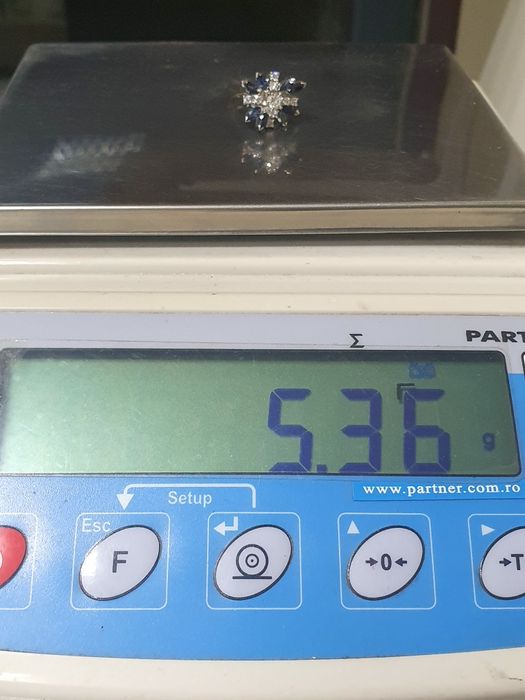 Inel din aur alb de 18K cu diamante naturale și topaz albastru