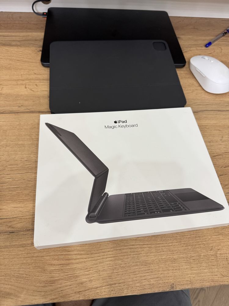 Magic Keyboard для iPad 11”