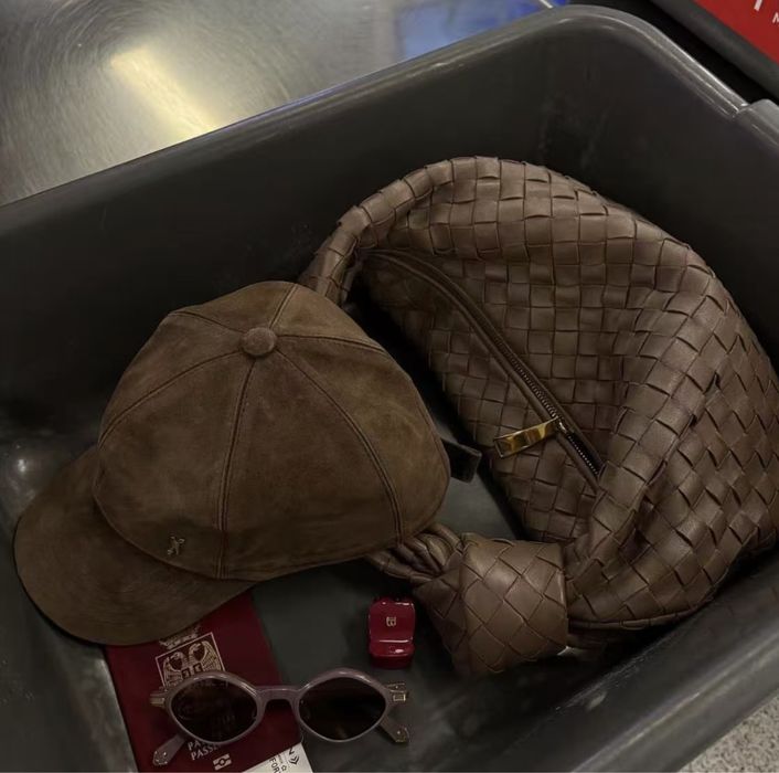 Bottega veneta чанта в кафяво
