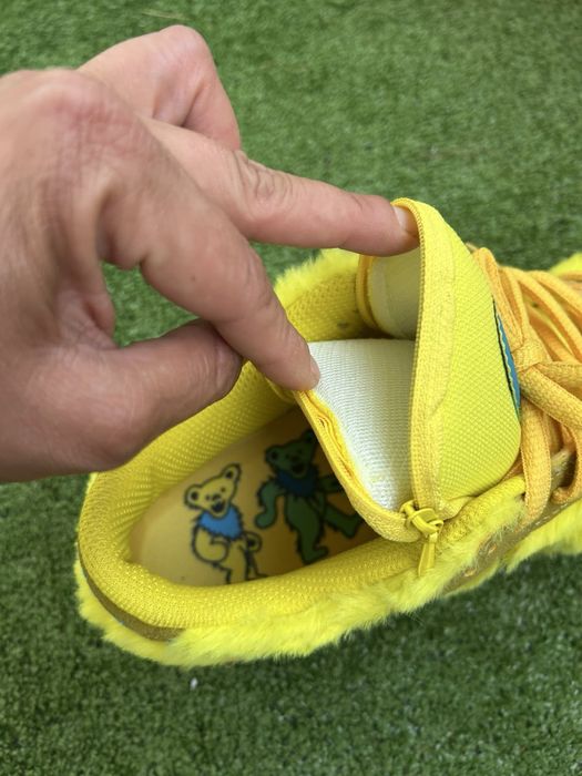 Nike dunk bear yellow