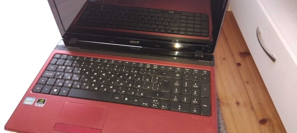 Лаптоп Аcer с 300gbSSD Windows 10