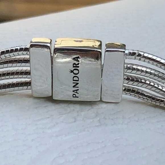 Гривна Пандора|Pandora