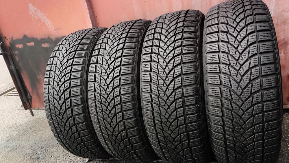 4бр. зимни гуми 195/55/16 Dayton, dot22
dot22
7.5/7.9mm
Добро състояни