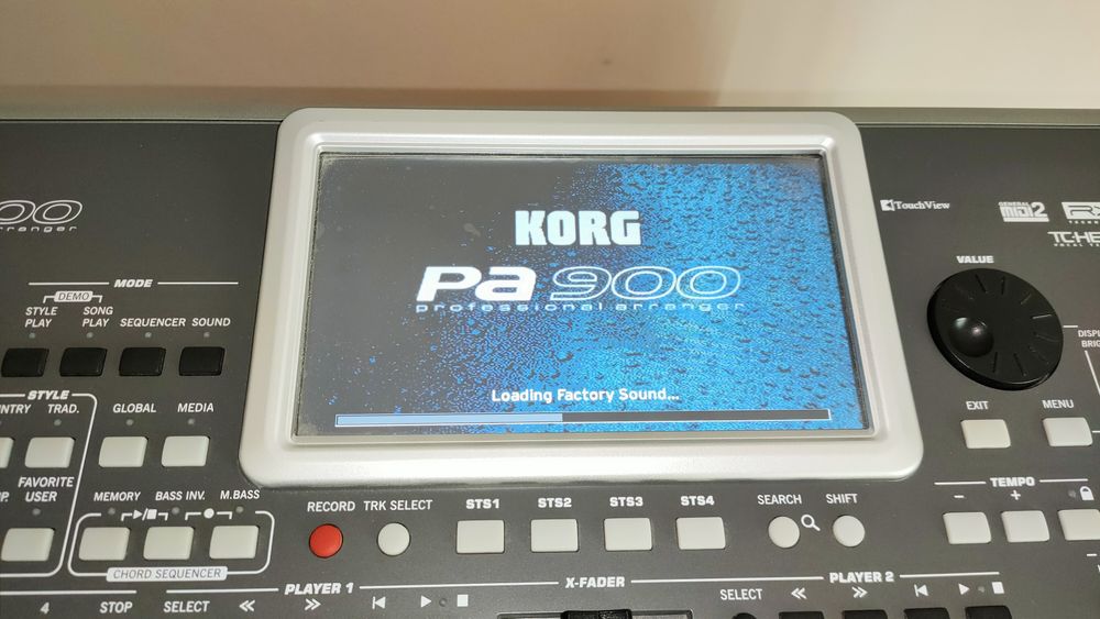 Професионален клавир KORG Pa900