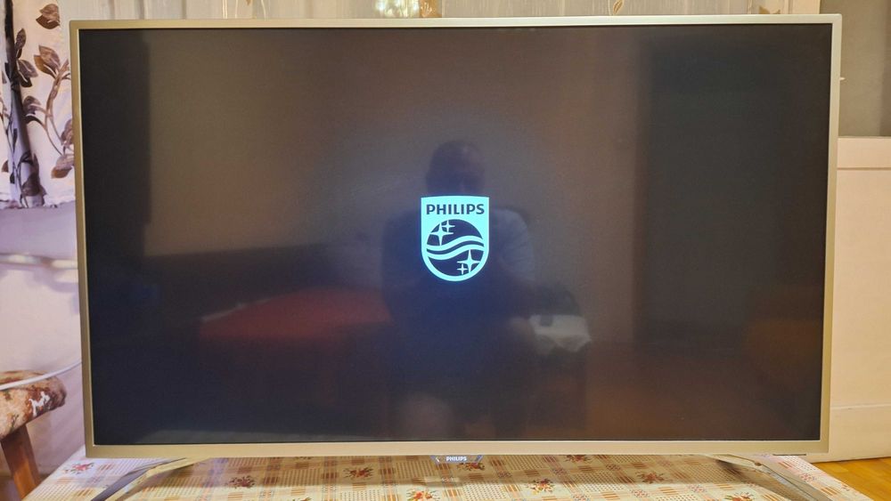 Продавам 43" 4К ANDROID SMART LED телевизор PHILIPS 43PUS6501/12