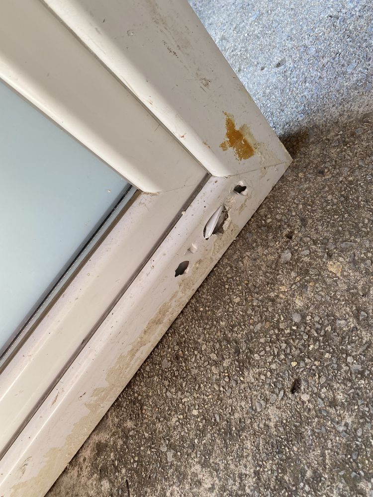 Продавам PVC врата