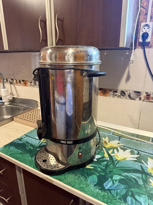 Vand cafetiera 10 litri si cesti cafea lavazza profesionale