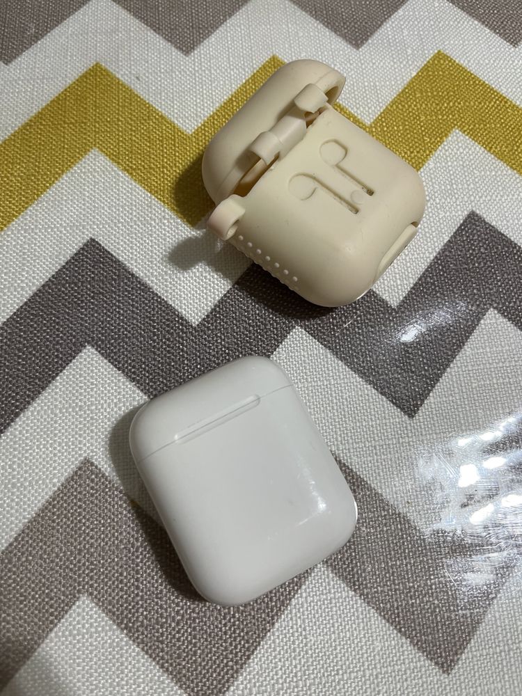 Продам AirPods Оригинал.