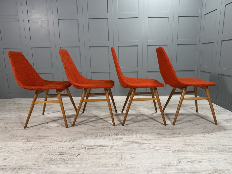 Трапезни столове на Judit Burian & Erika Szek от 50-те У022