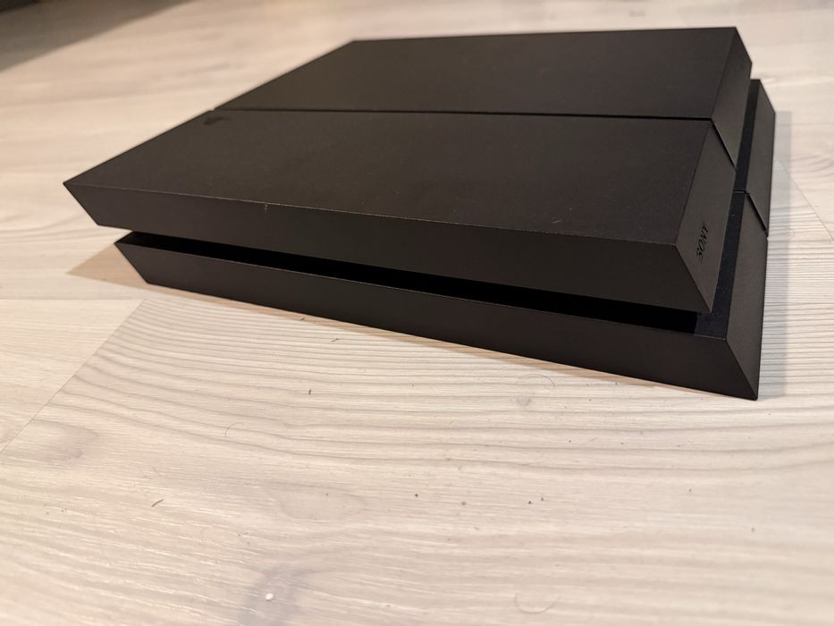 Ps4, PlayStation 4 1TB + 14 дискови игри