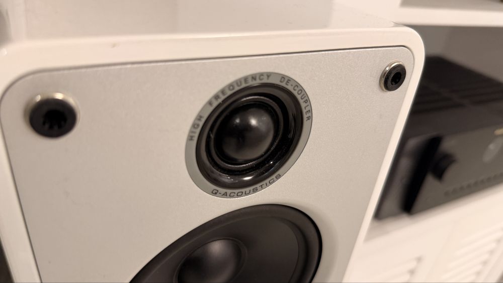 Vand boxe Q acoustics concept 40,impecabile.