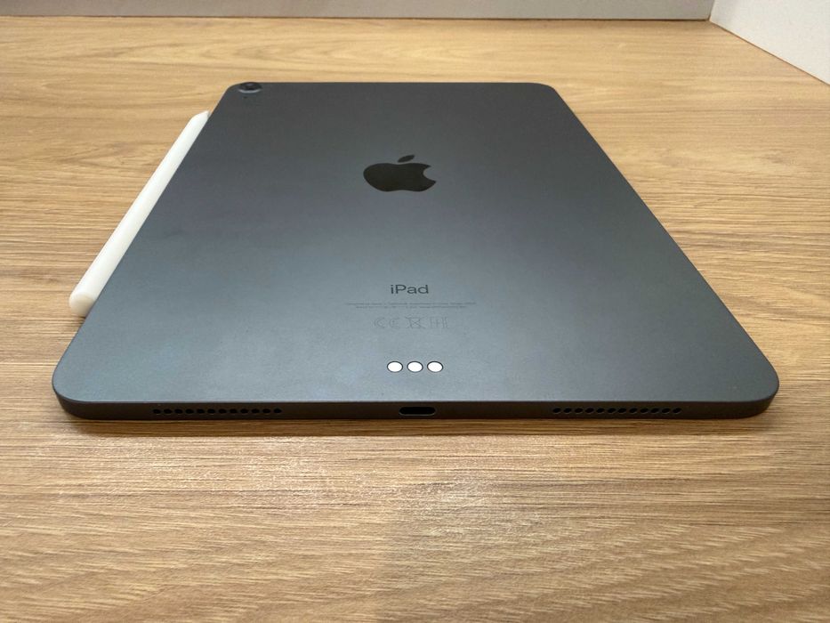 iPad Air 4th Gen (64GB) + Apple Pencil 2nd gen: Като Нови + Подарък!