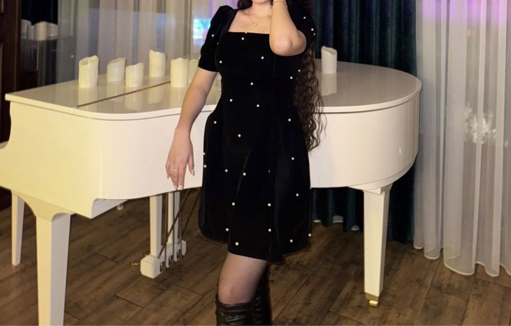 Надевала 1 раз , покупала за 21к , отдам за 8к