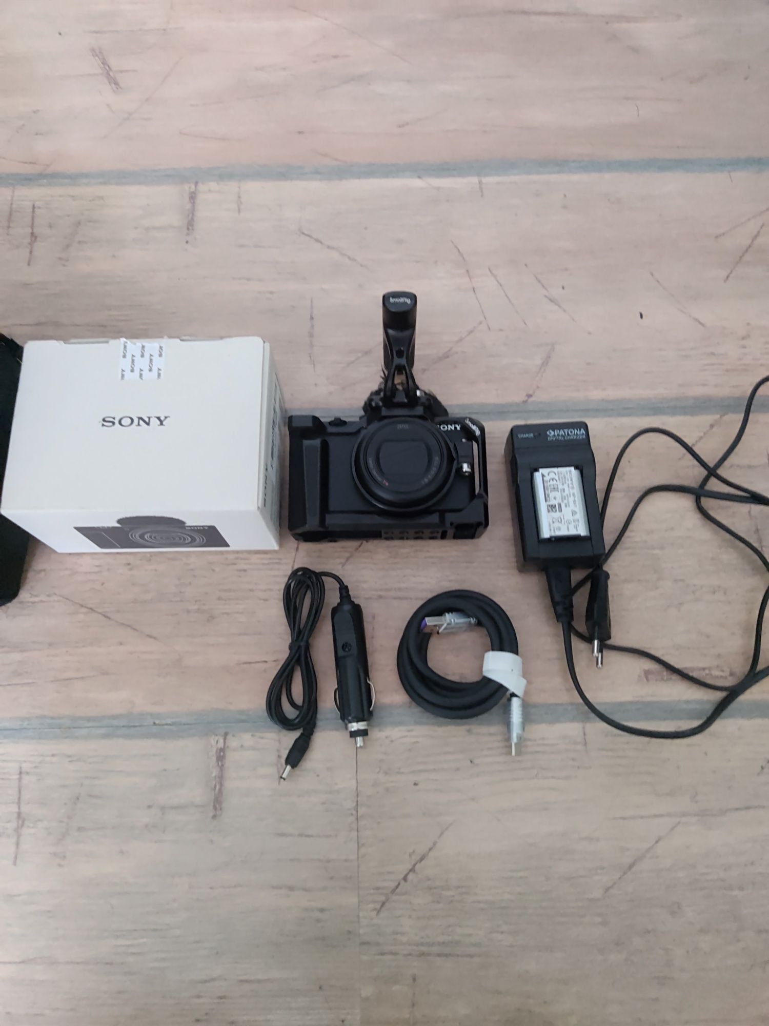 Sony ZV1 M2 влогинг камера пълен комплект