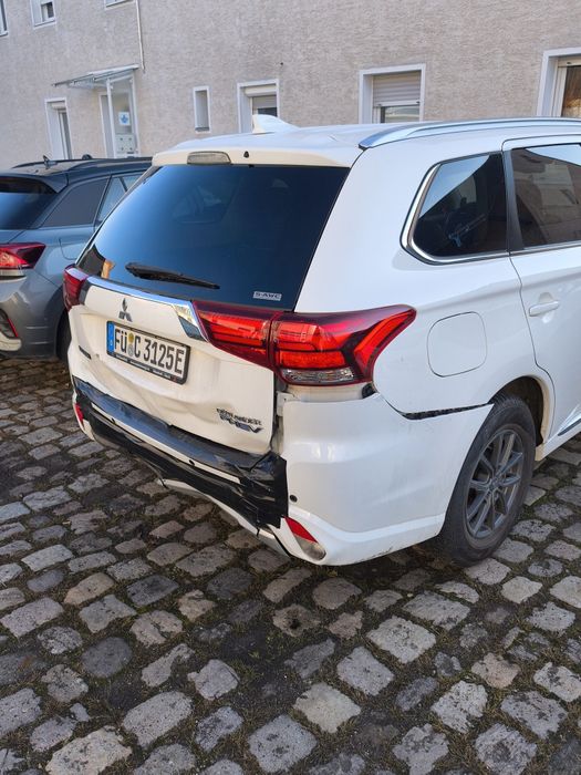 Mitsubishi Outlander 2.0 hibrid