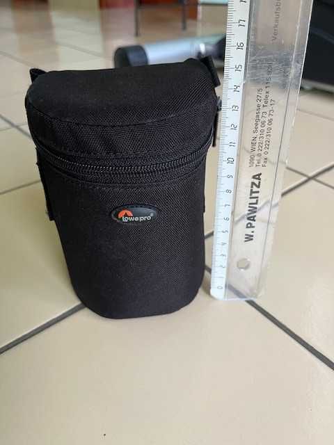 Lowepro чанта за фотоапарат + калъф/чантичка за обектив