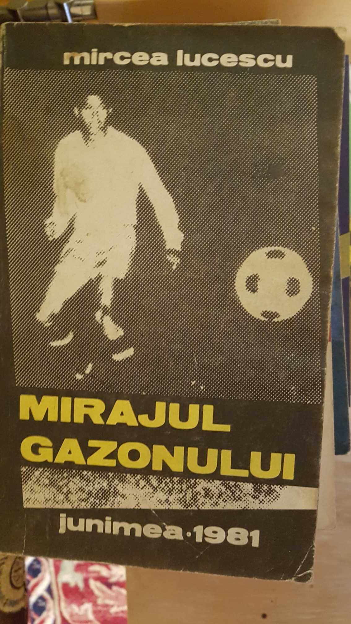 11 Volume cu Albume si Carti rare din Sportul  ultimilor 50 de ani