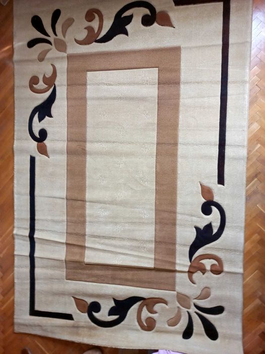 Качествен килим с релеф