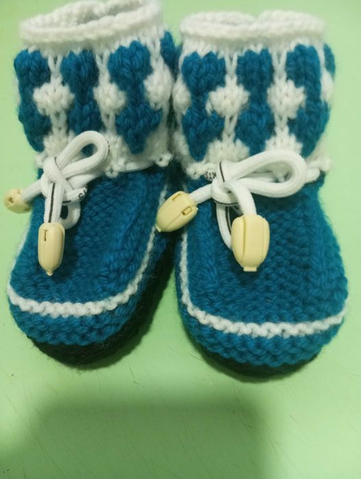 Детские вязанные пинетки