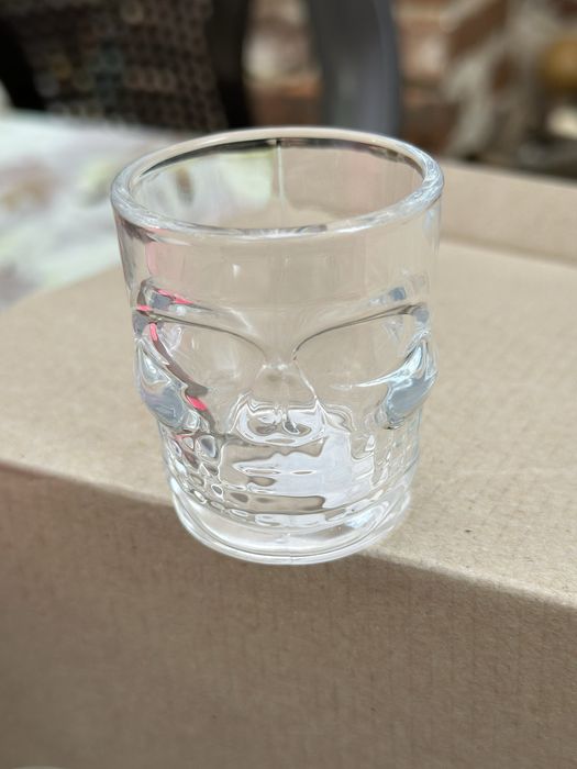 Шот чаши череп