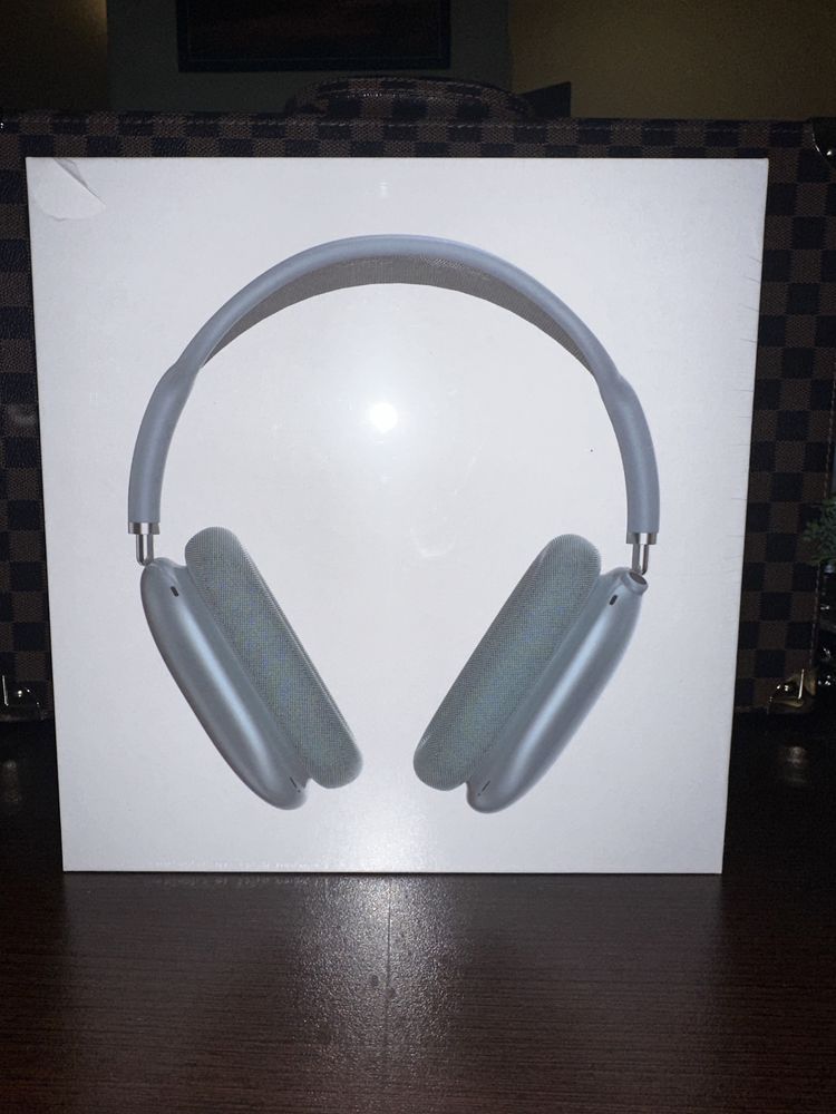 Airpods Max with smart case