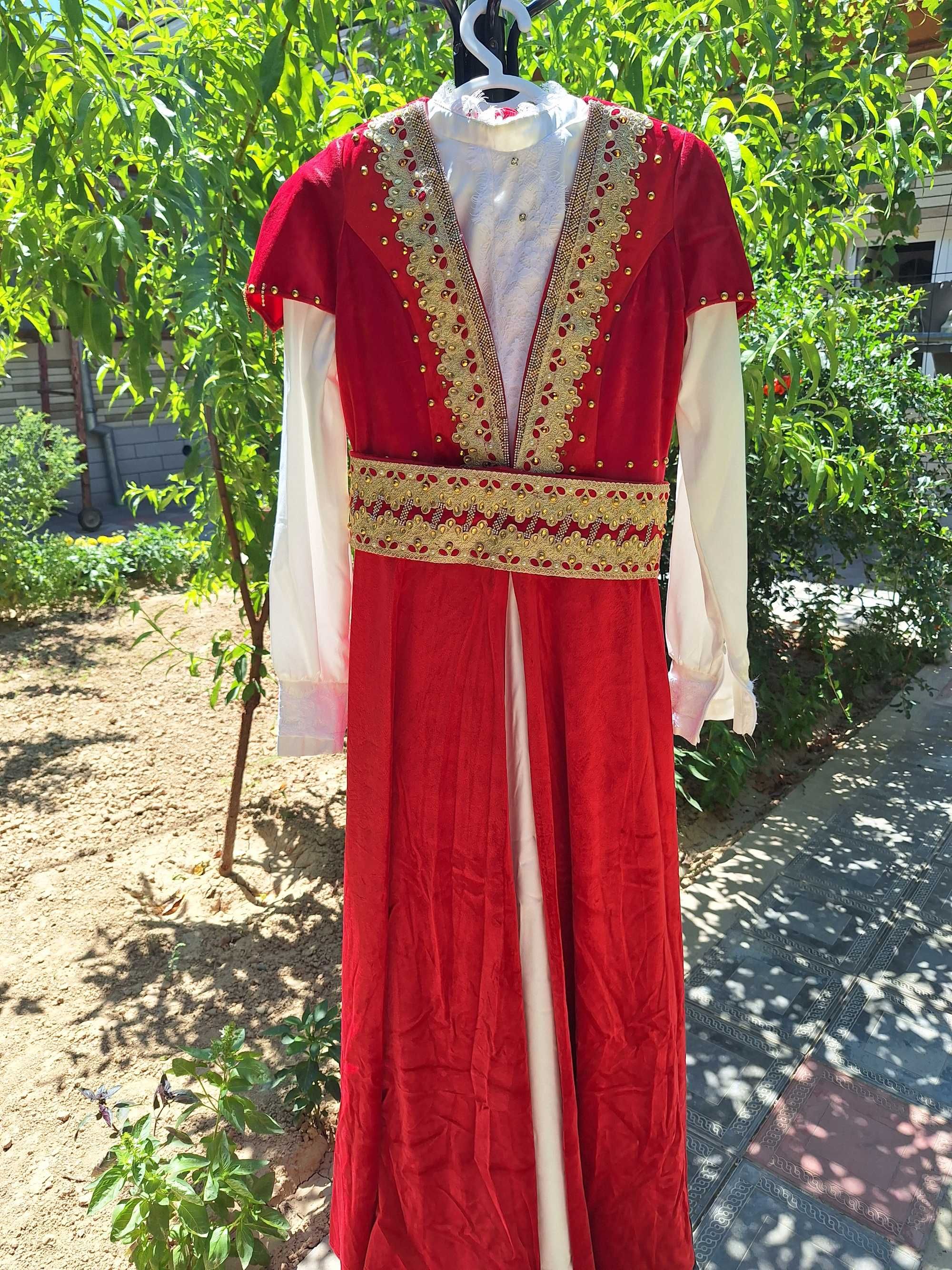Аёллар либослари