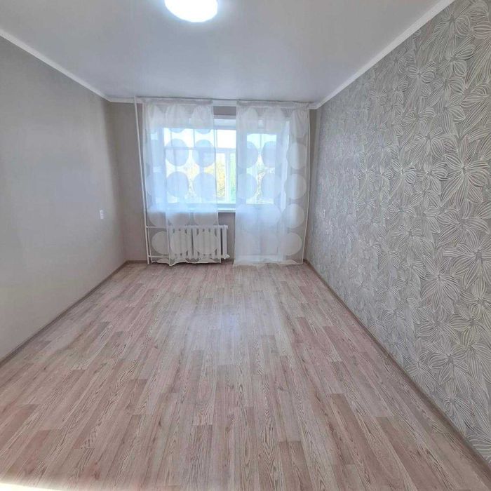 Продам 2ком квартиру в теплом кирпичном доме в районе Айсберга