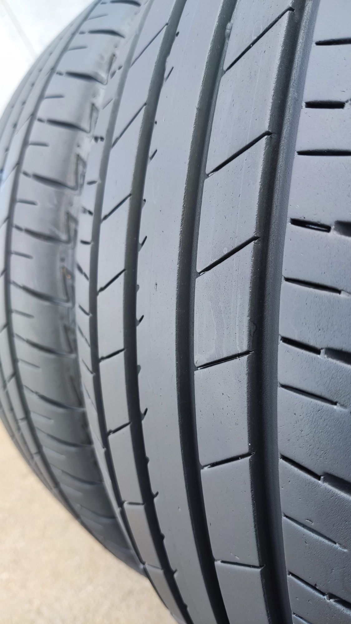 4бр. летни гуми 225/45/19 Bridgestone Turanza T005
dot22
7.4mm
Много д