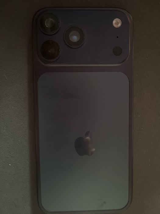 Продам афон 17 про макс