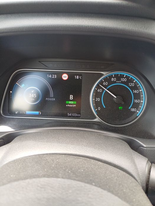 Nissan Leaf-TEKNA-2019-62kw 216cp