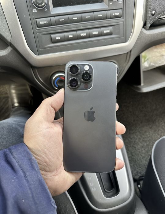 Iphone 15 pro max Black titanium