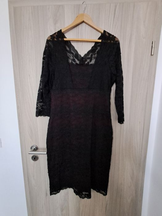 Rochie neagra din dantela pt ocazii