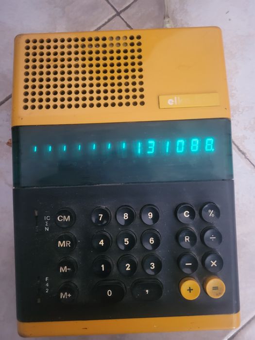 Продавам стар калкулатор "Елка 50"