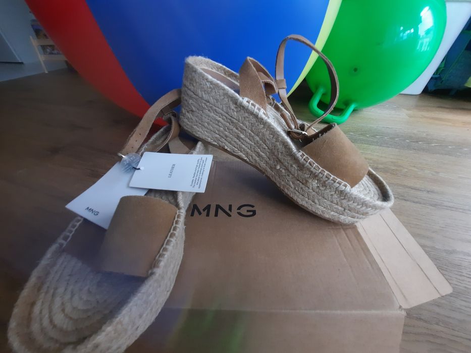 Сандали велур, Mango, НОВИ, 38 номер
