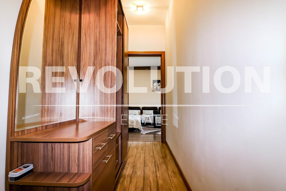 Дава се под наем Тристаен апартамент в Варна, Червен площад - 90 кв.м за 750 € - Снимка #7