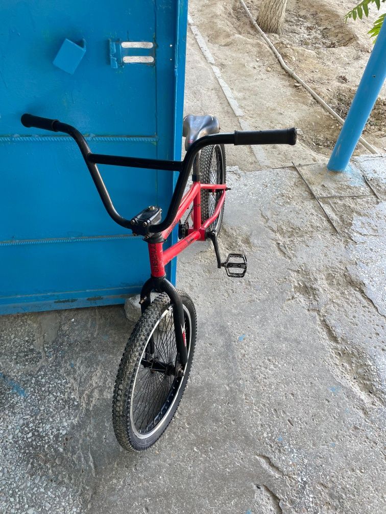 Продается велосипед BMX в отличном состоянии.