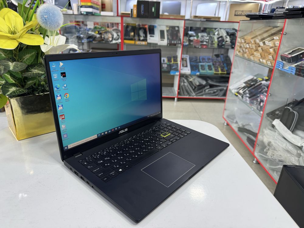 asus pashti yangidek ofis ishlari uchun 2 ta ssd lik umuman qotmidi