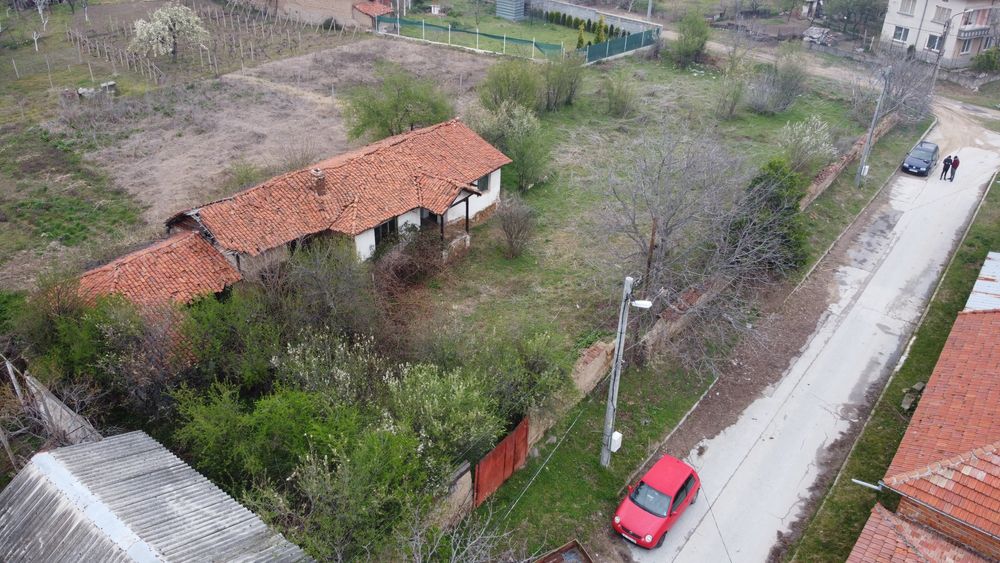 Къща с двор в град Хисаря