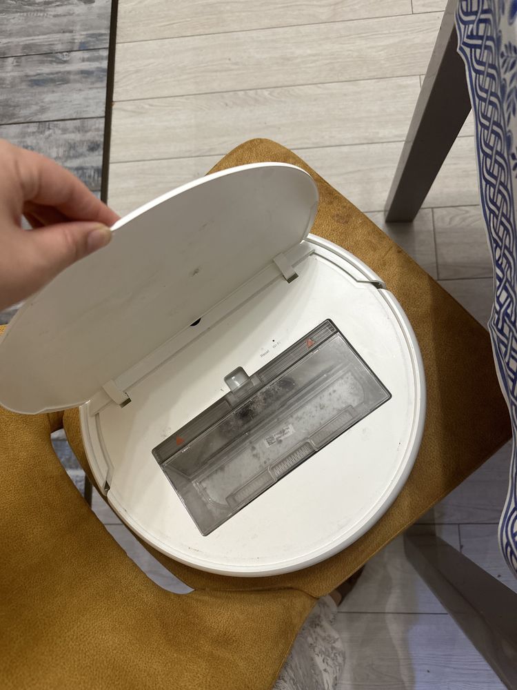 Робот-пылесос Xiaomi Mi Robot Vacuum-Mop