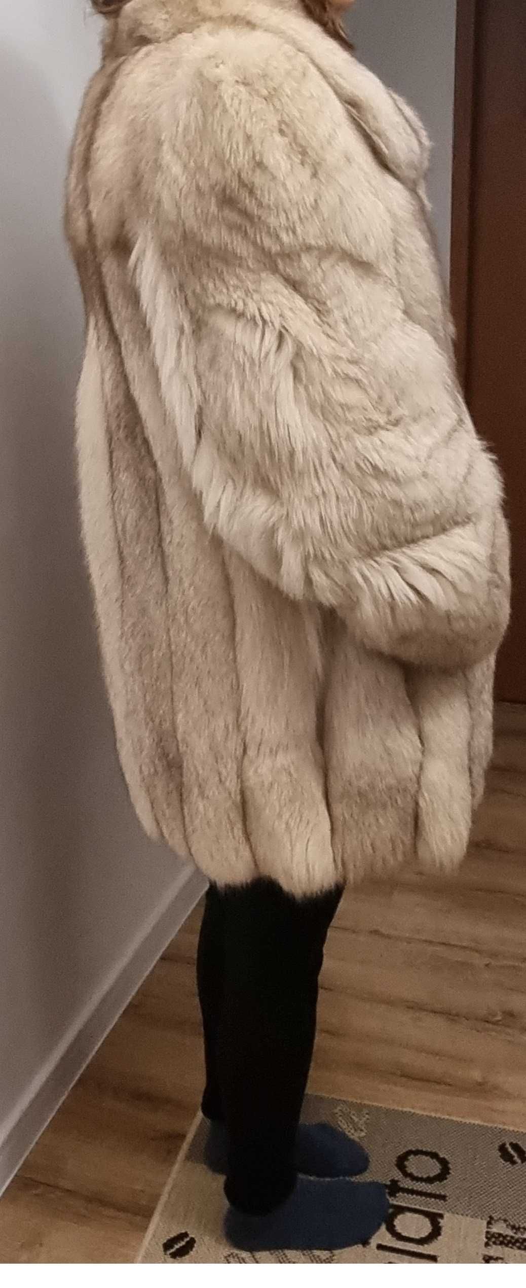 Haina blana naturala vulpe polara argintie, stare impecabila