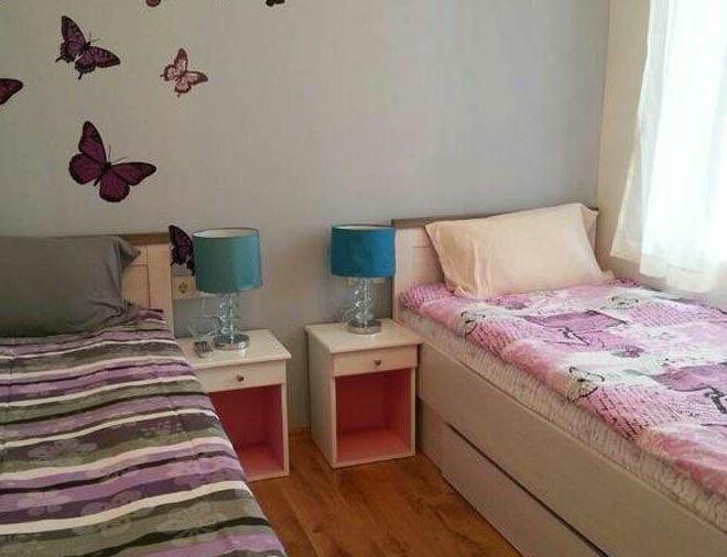 Дава се под наем Тристаен апартамент в Бургас, Лазур - 70 кв.м за 561 € - Снимка #3