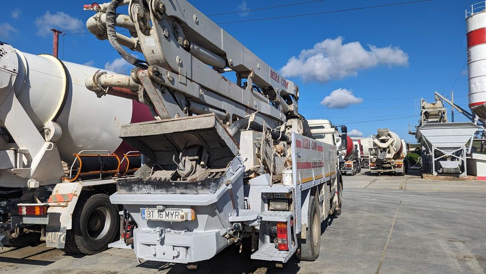 MERCEDES BENZ Pompa de beton Putzmeister 27m