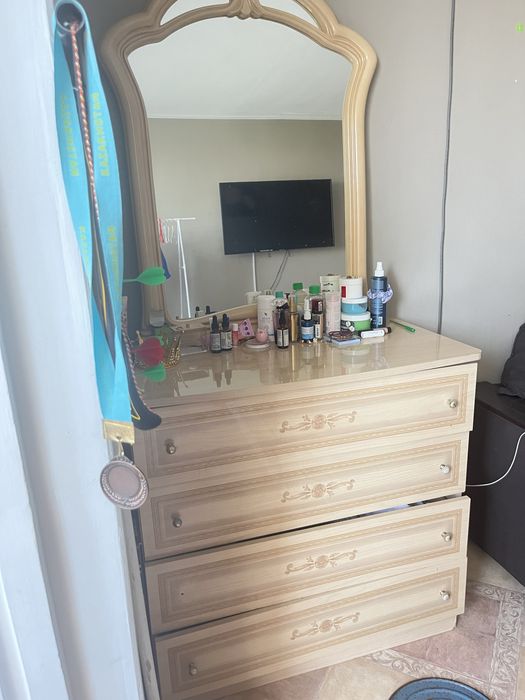 Комод с зеркалом Шатура