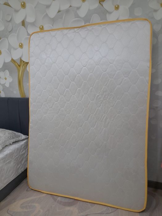 Продам матрас в идеальном состоянии.