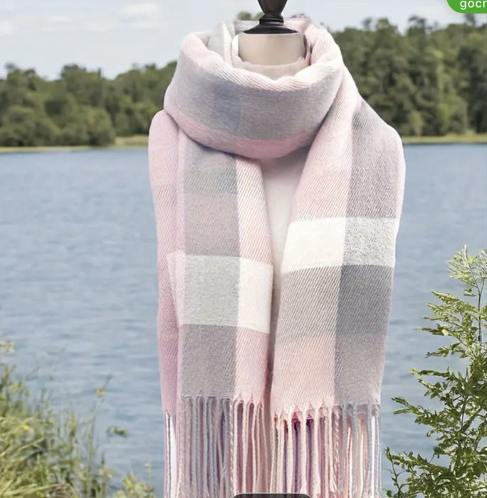 Шал нов за 12лв. От 45лв. Розов