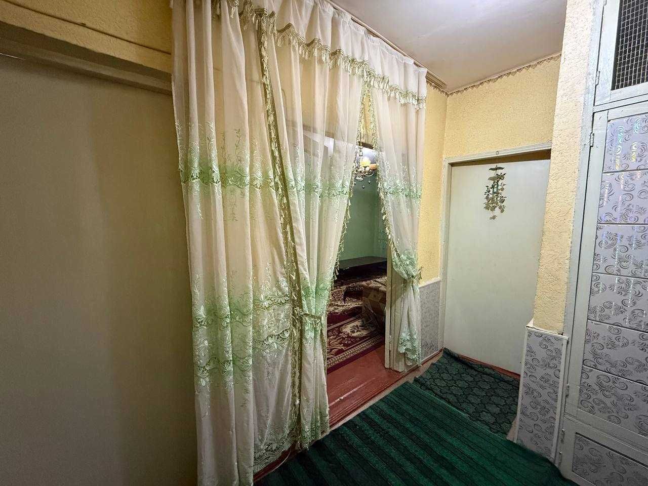 BUXORODA xonadon kvartira uy sotiladi 2 xonali 60m² 1-qavat.