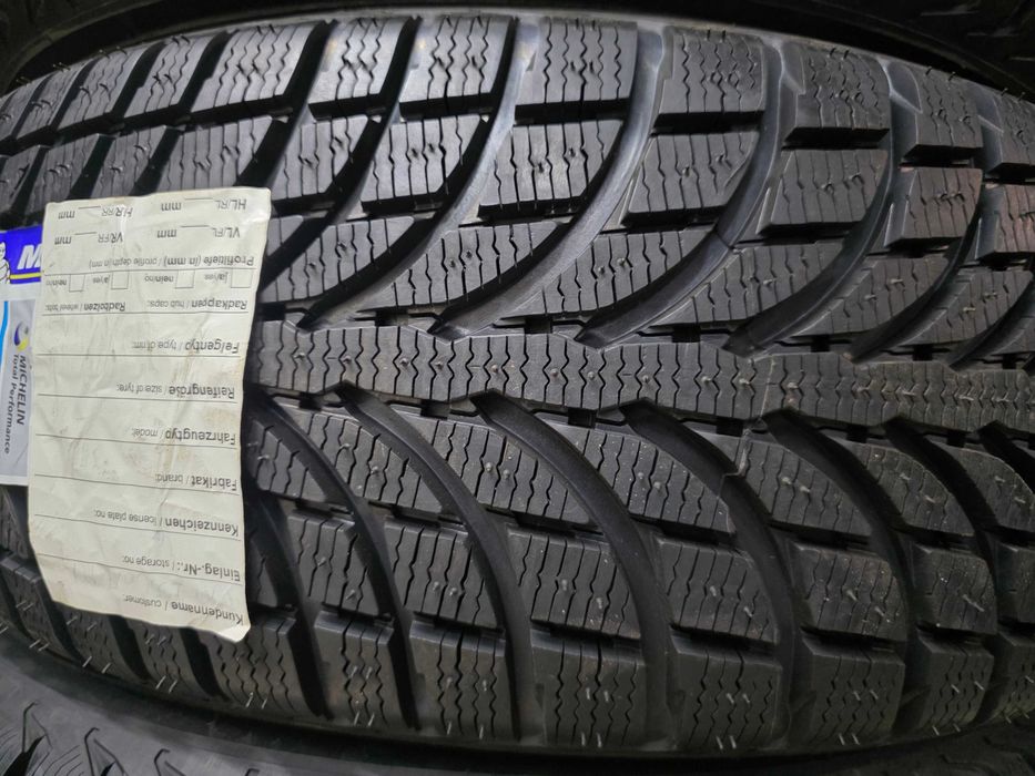 4бр Нови зимни гуми 235 60 17 - Michelin -