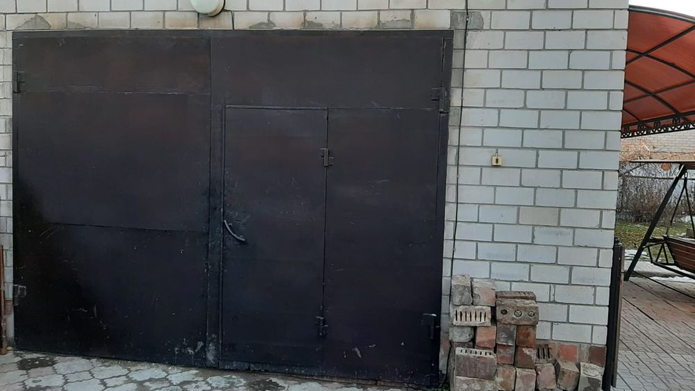 Продам гаражные ворота