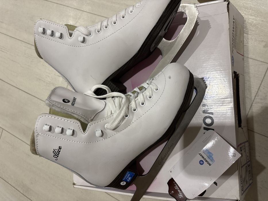 Коньки белые новые фирмы NORDWAY