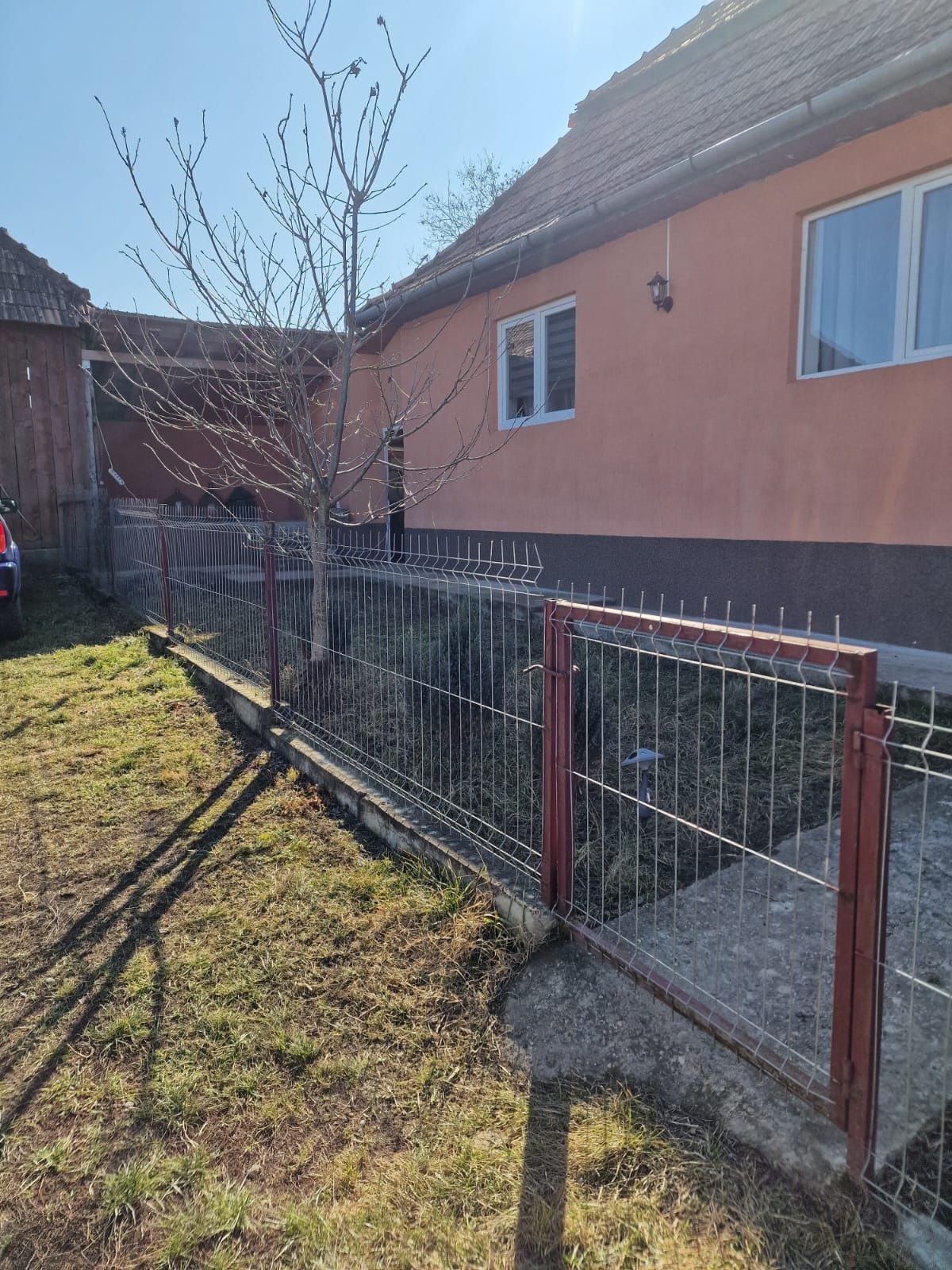 Casă de vânzare cu utilități